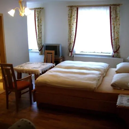 Gasthuis Gaestehaus Bader Garmisch-Partenkirchen